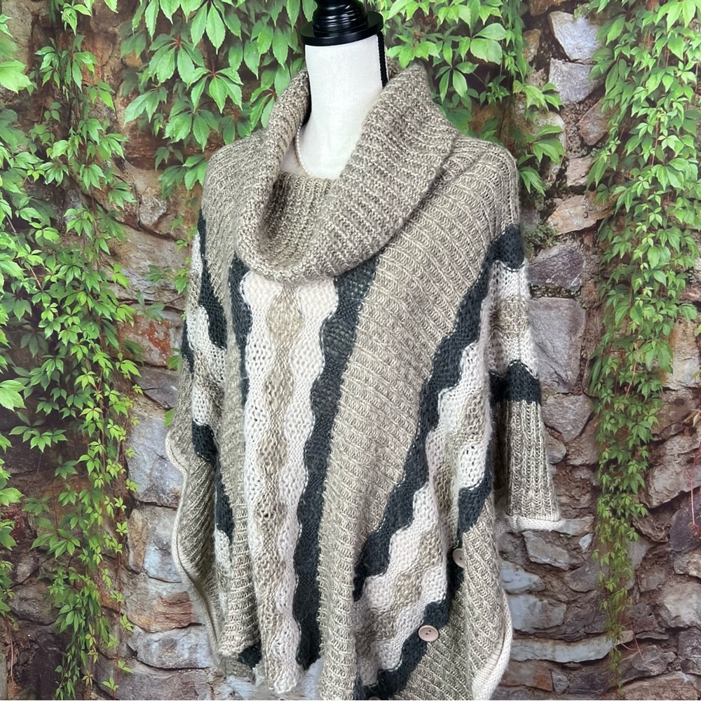 KEREN HART Boho Festival Oatmeal and Tan Cozy Wool Blend Cowl Neck Poncho, S/M - Picture 6 of 12